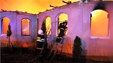Rozsáhlý požár rodinného domku a jeho přístaveb ve Smržicích na Prostějovsku