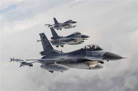 Páte tureckého letectva tvoí stroje F-16 americké výroby.