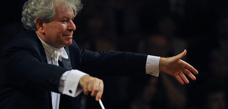 eská filharmonie zahájila 4. íjna v praském Rudolfinu pod vedením dirigenta