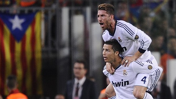 NA KONÍKA! Sergio Ramos ml z gólu Cristiana Ronalda velkou radost. Vedoucí...