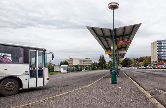 Autobusové nádraží v Jičíně se nejspíše přestěhuje na bývalé vlakové nádraží.