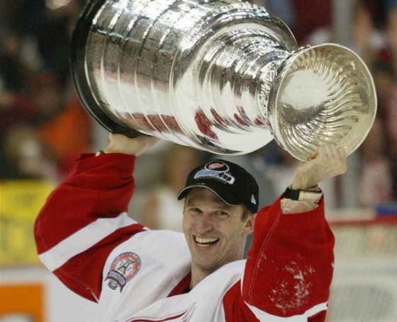 S Detroit Red Wings získal Dominik Haek v roce 2002 Stanleyv pohár