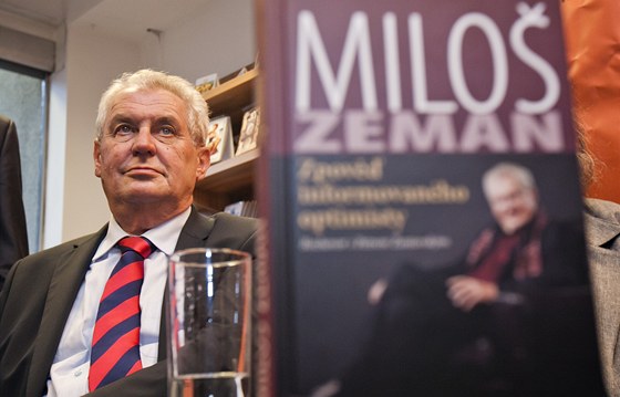 Na kampaň jsem nedostal ani rubl od Lukoilu, nejsem ruský agent, prohlásil Miloš Zeman.