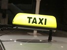 Strnci kontrolovali taxike, zjiovali, zda maj v podku doklady a...