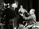Karel Zeman s ponorkou pi natáení filmu Vynález zkázy
