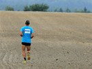 Ultramaratonec Milo korpil pi tréninku u Komorního Dvora.