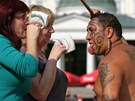 Taneník souboru WHAKAARI z msta Rotorua na Novém Zélandu svérázn zdraví...