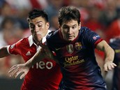 Barcelonsk tonk Messi se sna odpoutat od Gaitana z Benfiky Lisabon 