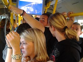 Ob fronta na autobus