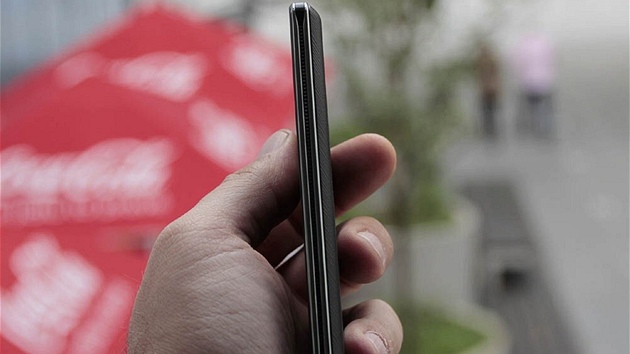LG Optimus 4X HD - tlouka je pouhch 8,9 milimetru.