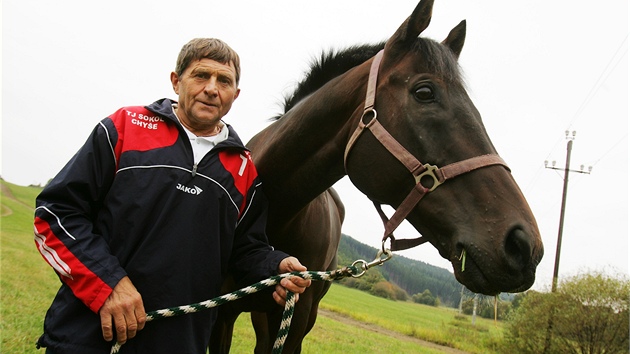 SP̊N DVOJICE. Josef Va s Tiumenem ped Velkou pardubickou