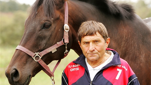 SP̊N DVOJICE. Josef Va s Tiumenem ped Velkou pardubickou.