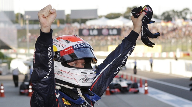 JSEM VTZ. Sebastian Vettel slav triumf ve Velk cen Japonska.   