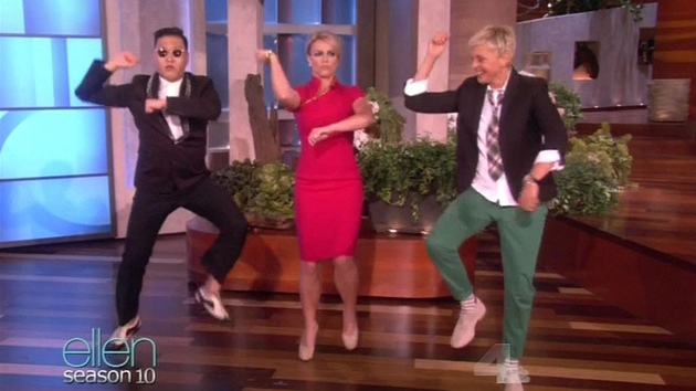 PSY a Britney Spears zatančili Gangnam Style v Show Ellen DeGeneresové.