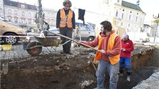 Archeologové przkum provádjí pi výmn kanalizace na duchcovském námstí
