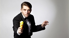 Redaktor MF DNES Milan Vodi�ka v roli agenta 007