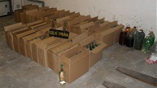 V eském Tín celníci zabavili stovky litr nelegálního alkoholu. (4. íjna