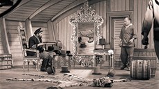 Karel Zeman v kulisách pi natáení filmu Vynález zkázy