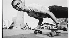 Originální pohled na NDR, nato�ený kamerou super 8 nabízí dokumentární film...