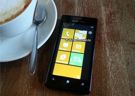 Nov Alcatel One Touch View s Windows Phone