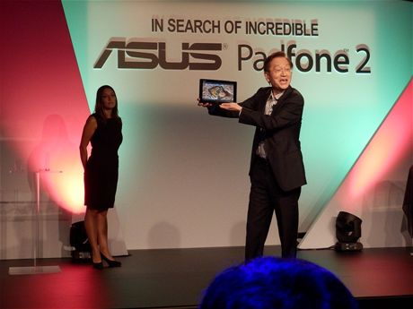 Asus se nebojí picházet s netradiními produkty. To by se mohlo Aceru hodit