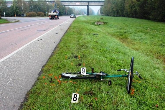 S rostoucími teplotami pibývá na silnicích cyklist, hrozí tak vtí nebezpeí nehod. (ilustraní snímek)