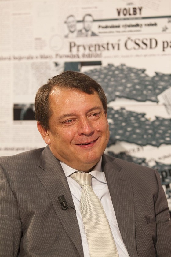 Lex Paroubek se �íká institutu takzvané konstruktivní ned�v�ry podle toho, jak v roce 2009 opozi�ní lídr Ji�í Paroubek svrhl vládu Mirka Topolánka, ani� bylo jasné, co bude dál následovat.