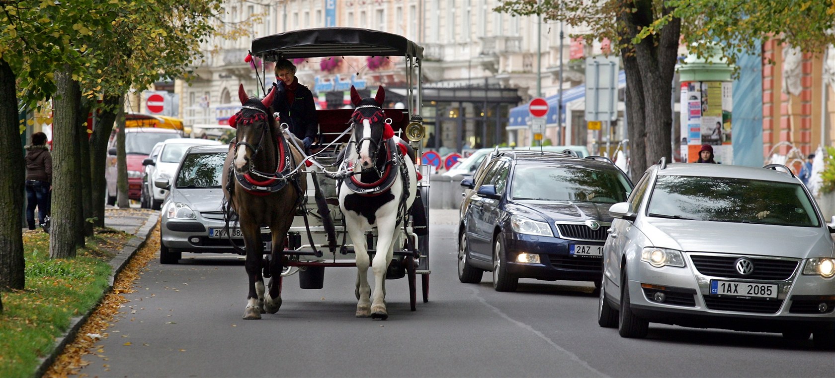 Z nehody ko�ského sp�e�ení s ko�árem vyvázly �eny bez vá�n�j�ího zran�ní. Ilustra�ní snímek