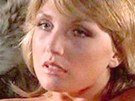 SUE VANNEROVÁ (jako Log Cabin Girl ve filmu pion, který m miloval, 1977)