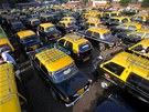 Parkovit taxik ve tvrti Santa Cruz poblí bombajského letit