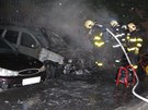 Hasii pi likvidaci poáru ty automobil v Havíov. (12. íjna 2012)