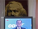 Obraz Karla Marxe díve visel v sídle komunistické strany v Tolstého ulici v...