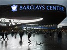 A JDE SE NA BASKET. Barclays Center, aréna Brooklyn Nets, ped absketbalovou
