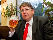 Hejtman hradeck�ho kraje a v�t�z voleb Lubom�r Franc (�SSD). (13. 10 2012)