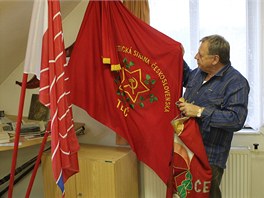 Ve sbírce v krajském sídle KSM je zaazená i pedlistopadová vlajka telských...