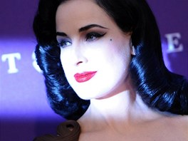 Nejslavnj burlesque tanenice Dita Von Teese nevychz z domu bez erven