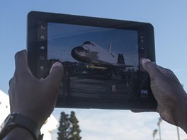 Raketoplán Endeavour budil v ulicích Los Angeles veliký zájem