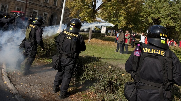 Severoesk zsahov jednotka trnovala v Terezn se svmi nmeckmi kolegy z Chemnitz zsah pi pochodu pravicovch radikl napadench anarchisty.