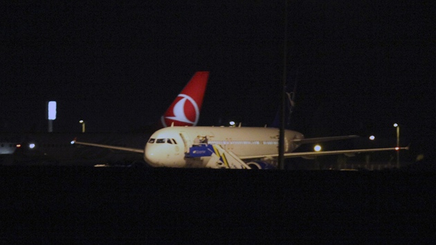 Turci donutili pistát syrské dopravní letadlo na letiti v Ankae kvli...