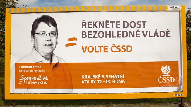 Billboard v Hradci Krlov ped krajskmi volbami 2012.