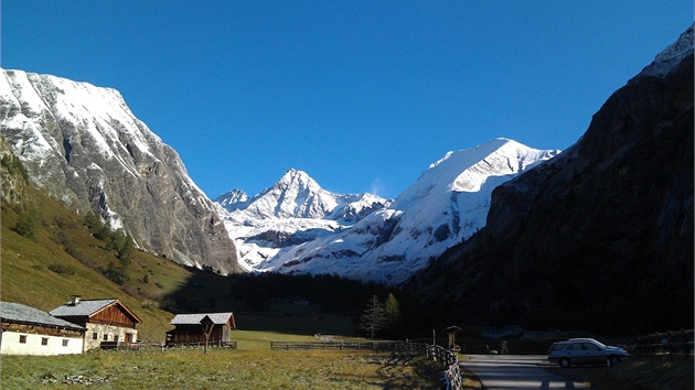 Pohled z dol Kalsu na Grossglockner