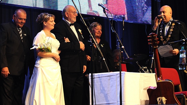 Jan Nedv�d se o�enil v Lucern�. (2012)