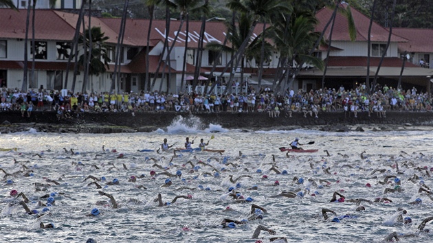 IRONMAN STARTUJE. Plave se 3,8 kilometru.