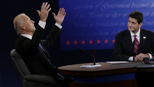 Kandidti na budoucho viceprezidenta USA se bhem debat stetvaj jen jednou (11. jna 2012)