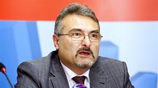 �editel VZP Pavel Horák na tiskové konferenci v Praze (10. �íjna 2011)