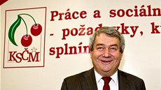 Vojtch Filip ped tiskovou konferencí KSM k výsledkm senátních a krajských