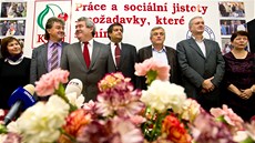 Vedení KSM pi tiskové konferenci k výsledkm senátních a krajských voleb (13.
