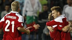 VYROVNÁNO. Útoník Nicklas Bendtner (vpravo) se vrátil do dánského týmu a hned