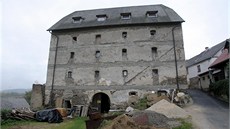 Objekt rozvalený na stráni �ekala demolice a poslední, co by kohokoli napadlo,...