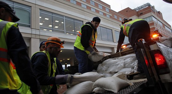 Pípravy na úder hurikánu Sandy v New Jersey (28. íjna 2012)